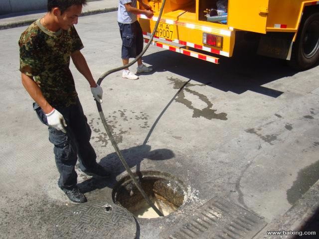 无锡南长区专业疏通室外窨井雨污管道 化粪池清理88232827